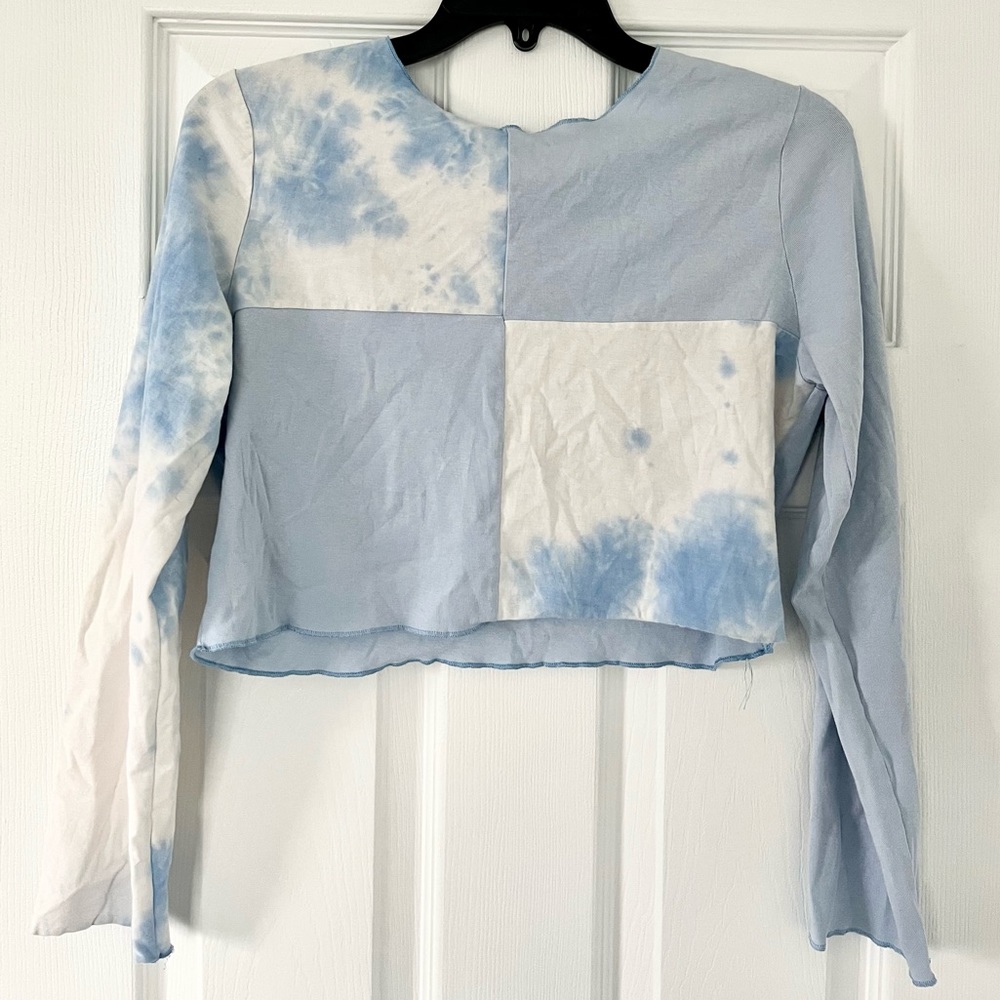 blue and white crop top* long sleeve